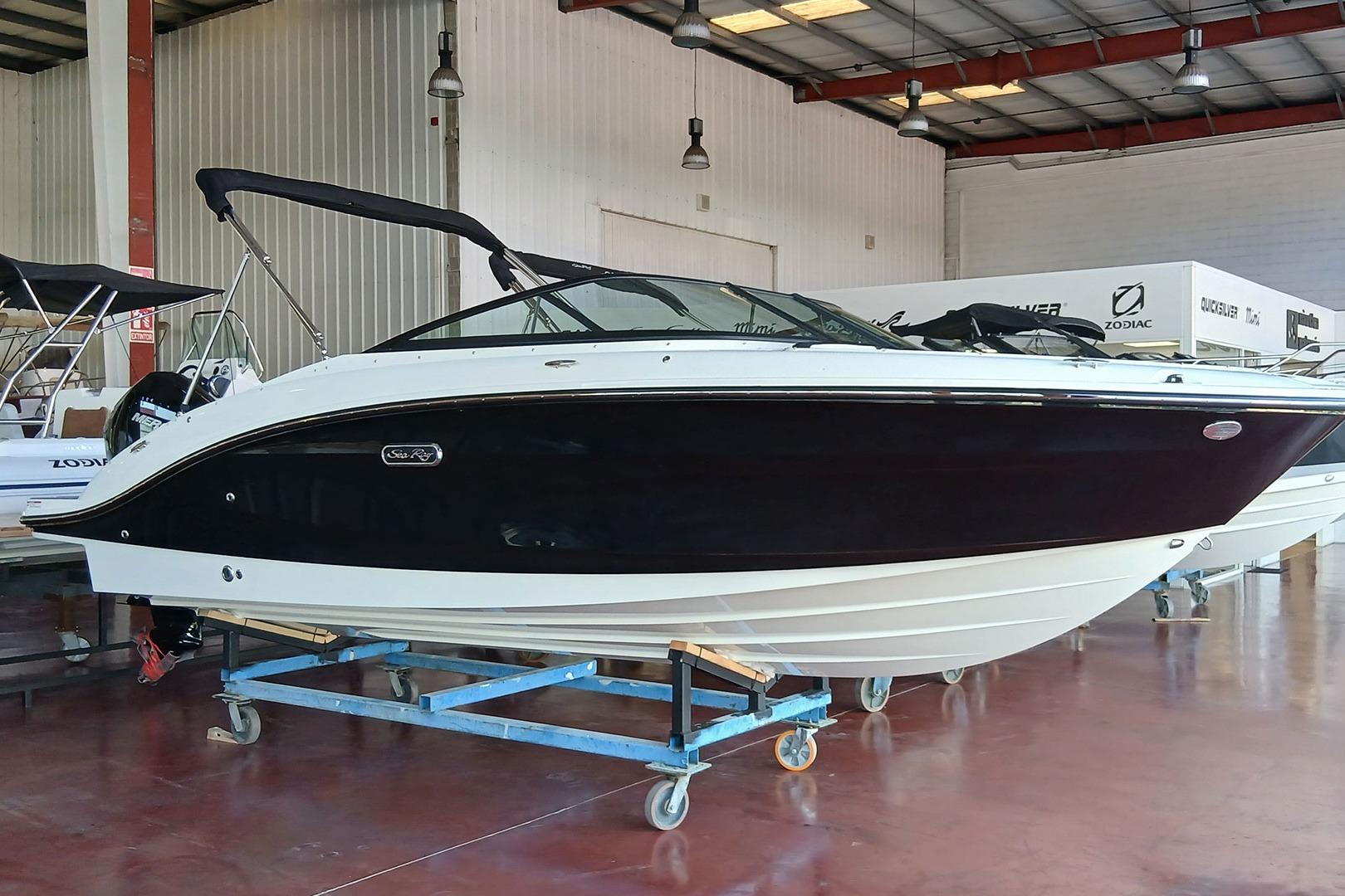 2026 Sea Ray SPX 210 Outboard