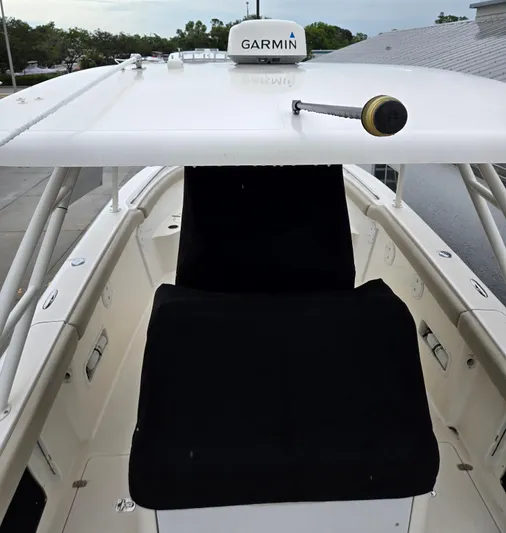  Yacht Photos Pics 2015 Pursuit S280 boat with Garmin radar, top view of helm area.