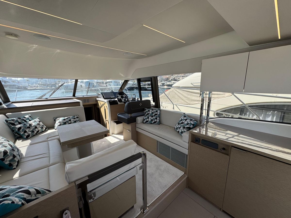 2020 Prestige 42 