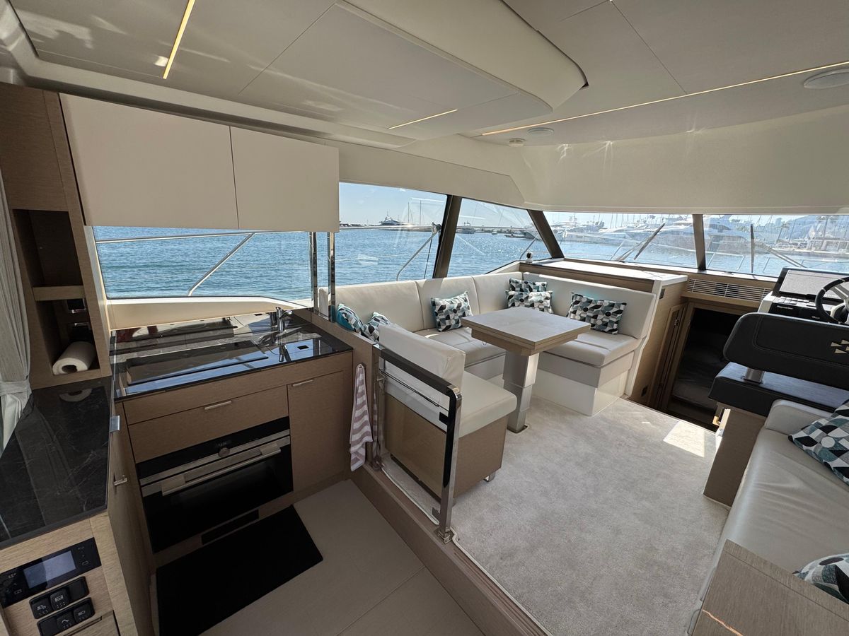 2020 Prestige 42 