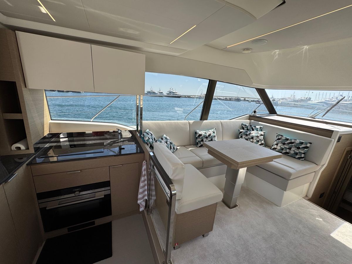2020 Prestige 42 