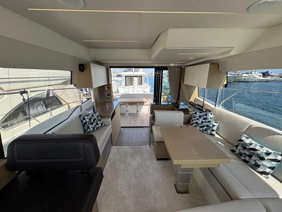 2020 Prestige 42 