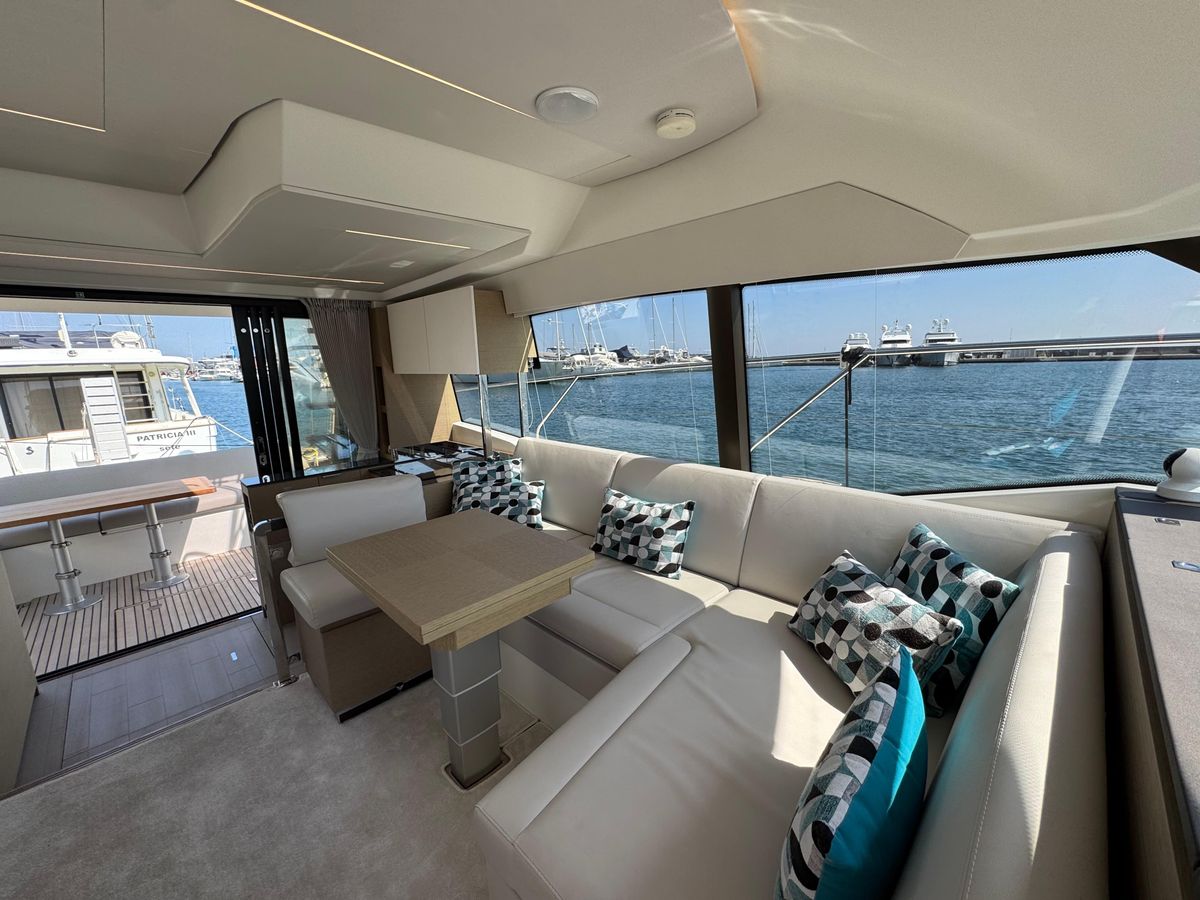 2020 Prestige 42 