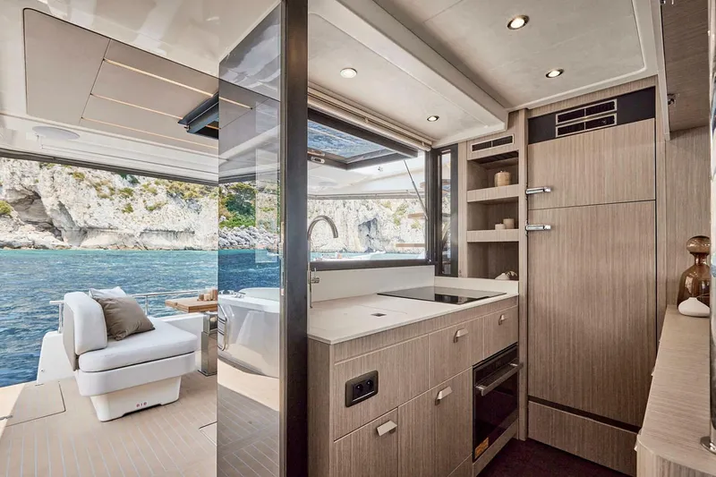  Yacht Photos Pics Manufacturer Provided Image