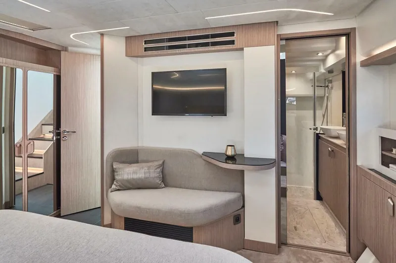  Yacht Photos Pics Manufacturer Provided Image