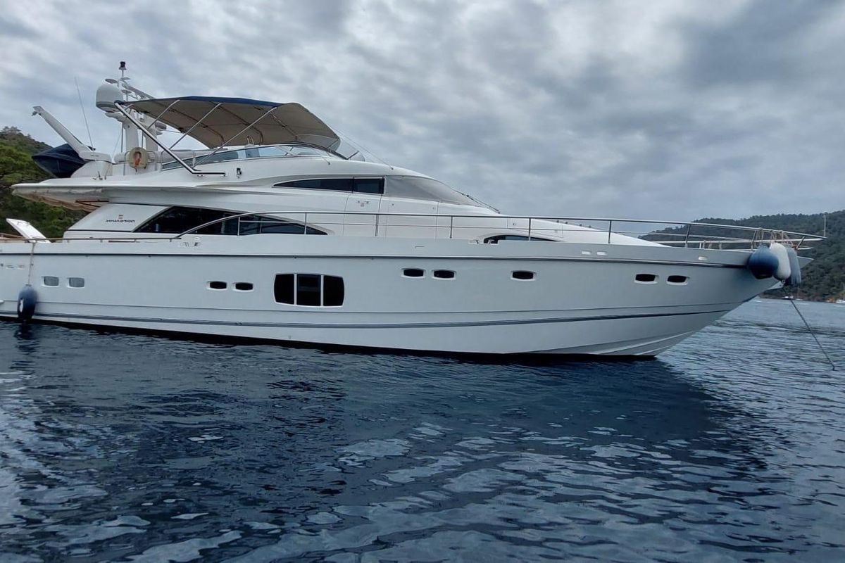 2010 Fairline 78 