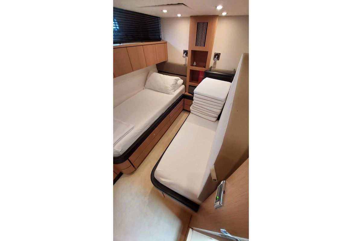 2010 Fairline 78 