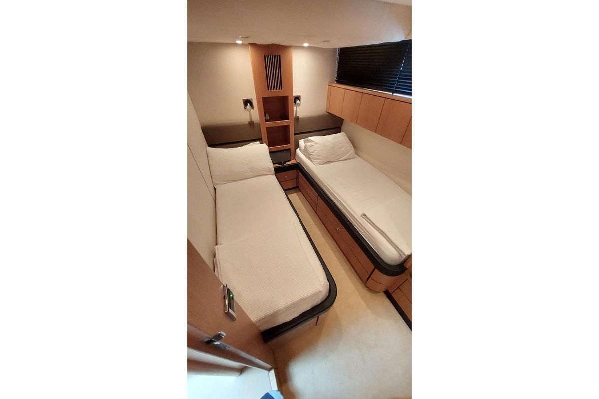 2010 Fairline 78 