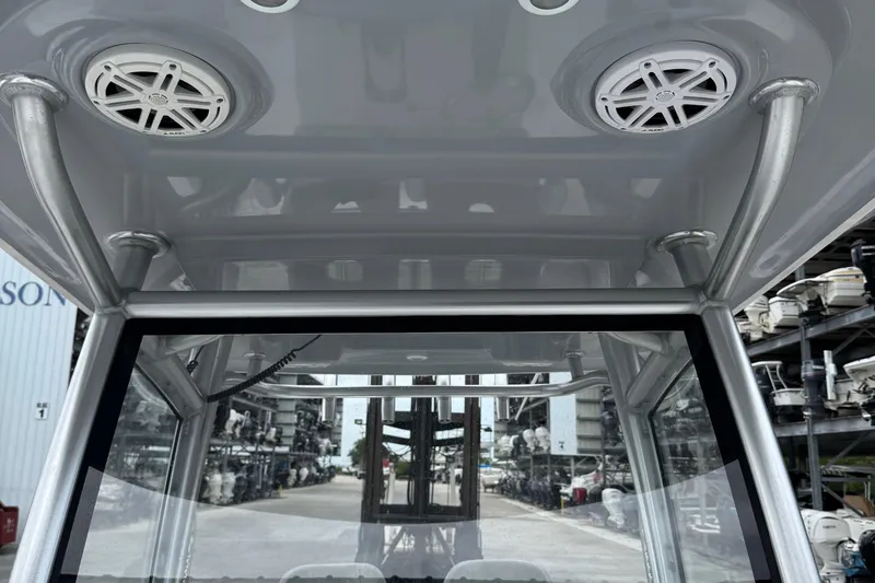  Yacht Photos Pics 2020 Sportsman Open 282TE Center Console boat interior with speakers and sturdy frame.