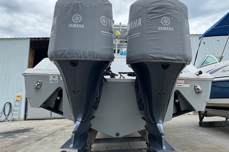  Yacht Photos Pics 2020 Sportsman Open 282TE Center Console with twin Yamaha outboard motors.