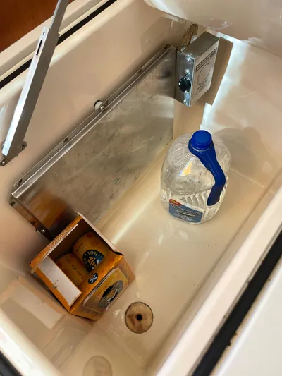 Discovery Yacht Photos Pics 