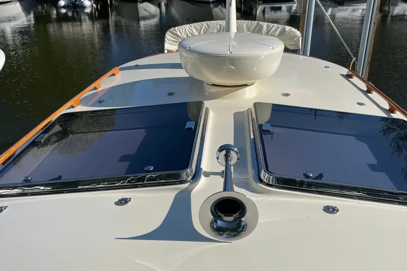 Discovery Yacht Photos Pics 