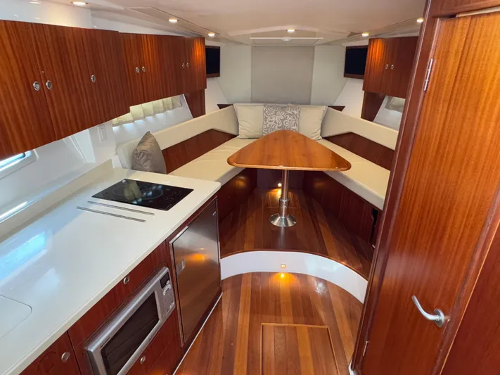 Cadence Yacht Photos Pics 