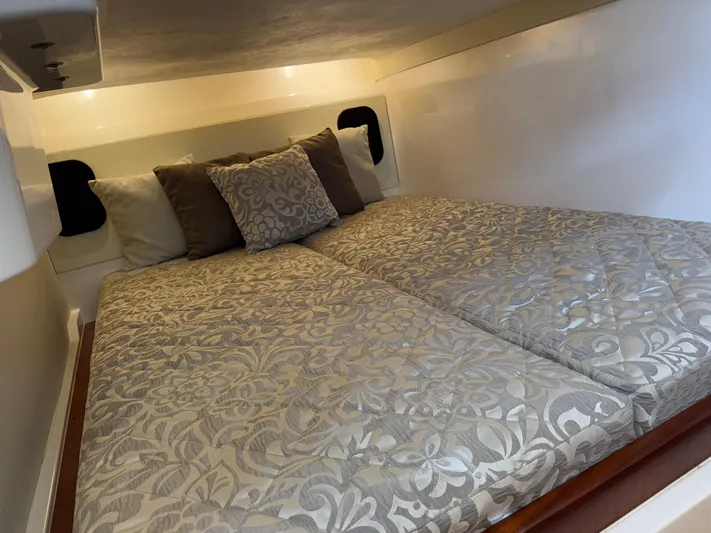 Cadence Yacht Photos Pics 