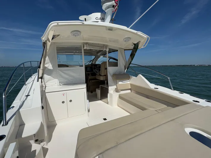 Cadence Yacht Photos Pics 