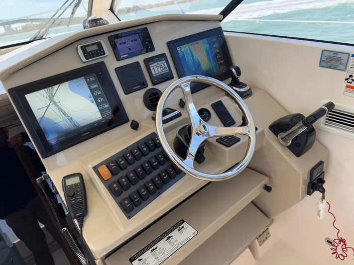 Cadence Yacht Photos Pics 