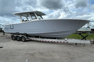 Robalo R360 Center Console