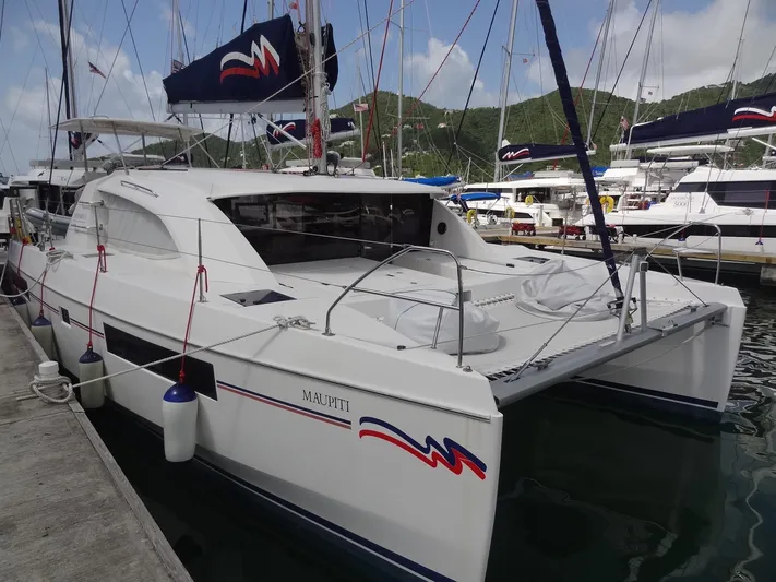 Maupiti Yacht Photos Pics 