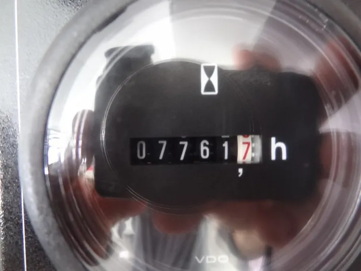 Maupiti Yacht Photos Pics Hour meter reading 7761.7 hours on a 2019 Leopard 40 model.