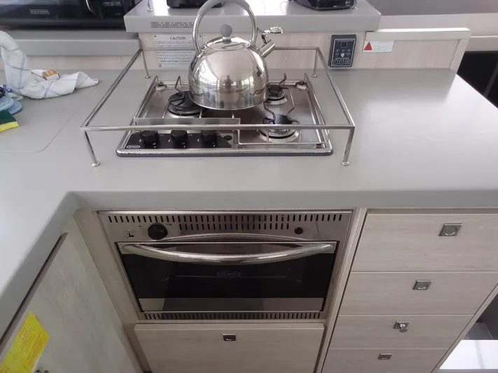 Maupiti Yacht Photos Pics 