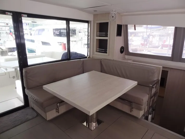 Maupiti Yacht Photos Pics 