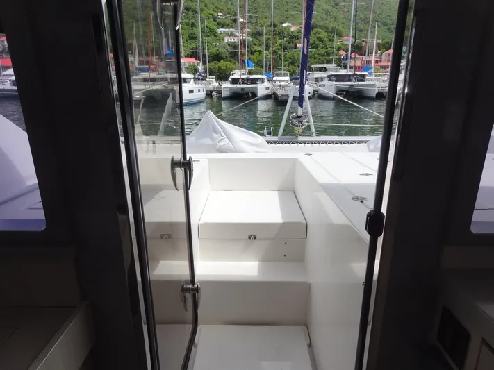 Maupiti Yacht Photos Pics 