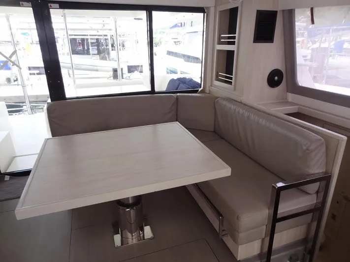 Maupiti Yacht Photos Pics 