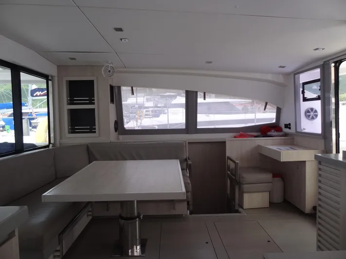 Maupiti Yacht Photos Pics 