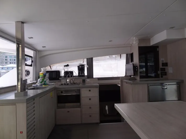 Maupiti Yacht Photos Pics 