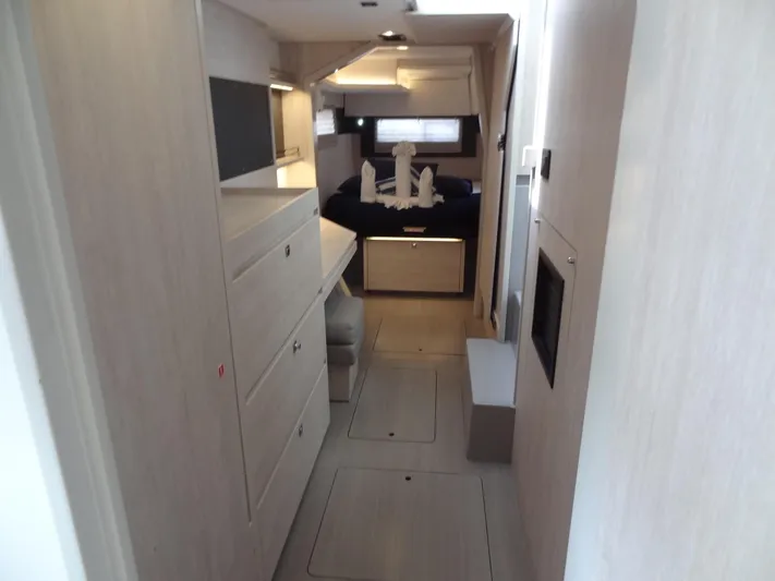 Maupiti Yacht Photos Pics 