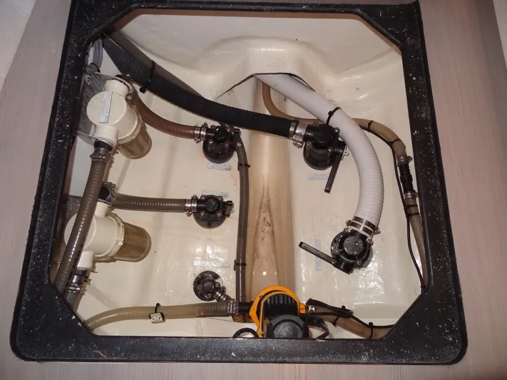 Maupiti Yacht Photos Pics 