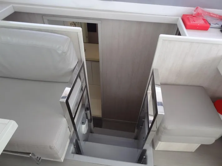 Maupiti Yacht Photos Pics 