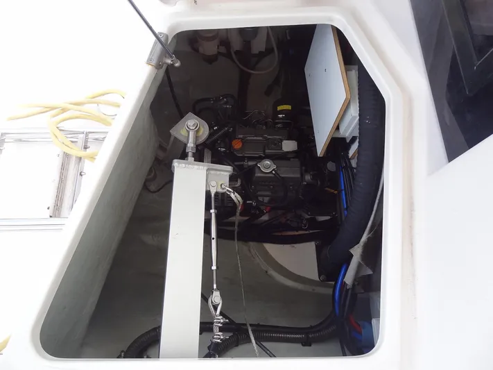 Maupiti Yacht Photos Pics 