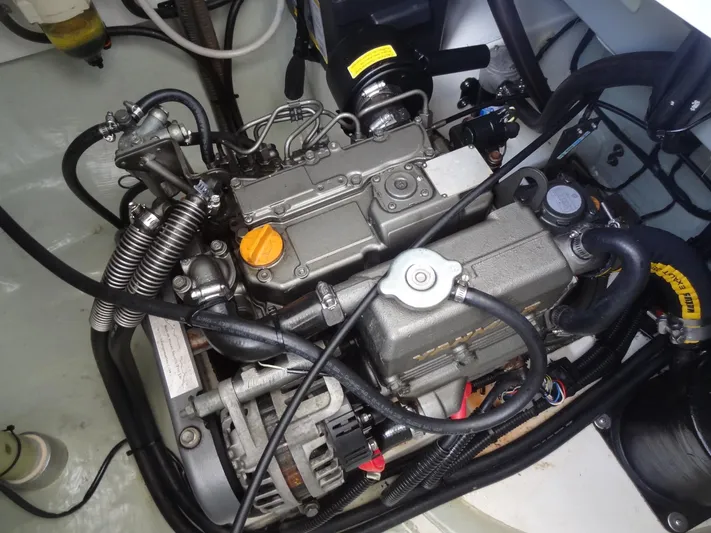 Maupiti Yacht Photos Pics 