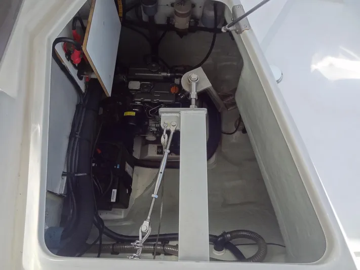 Maupiti Yacht Photos Pics 