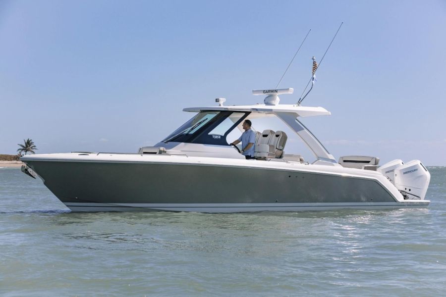 2022 Tiara Yachts 34 LS