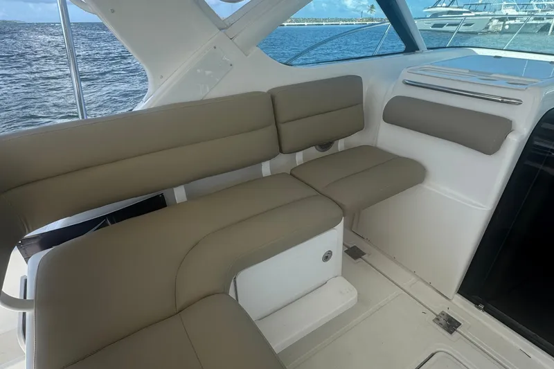  Yacht Photos Pics 2005 Tiara Yachts 3200 Open interior seating with ocean view.