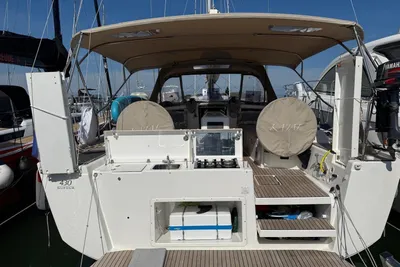 2019 Dufour 430 GL