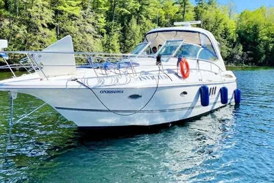 Cruisers Yachts 420 Express