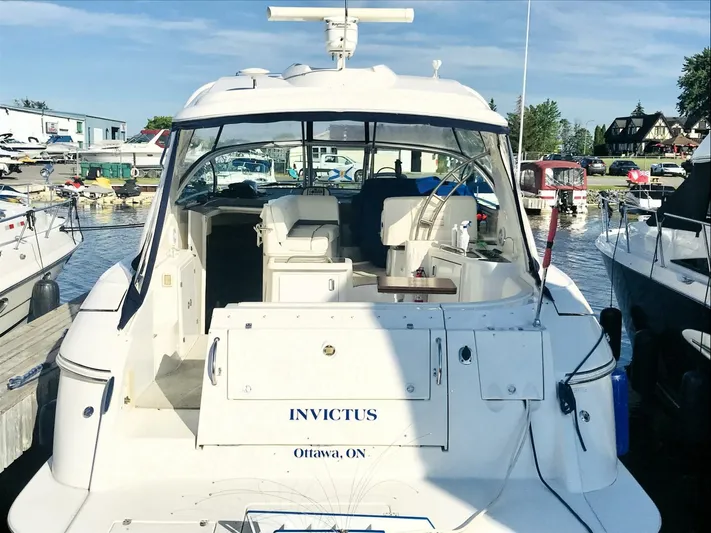  Yacht Photos Pics 2006 Cruisers Yachts 420 Express docked at marina, rear view, Ottawa, ON.