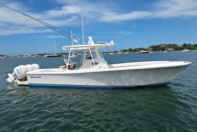 Regulator 34 Center Console