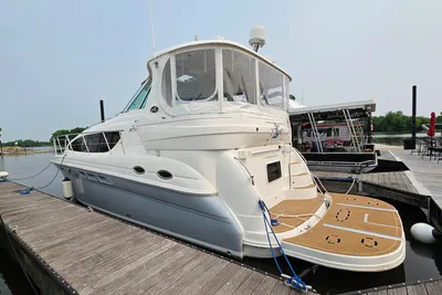 Sea Ray 40 Motor Yacht