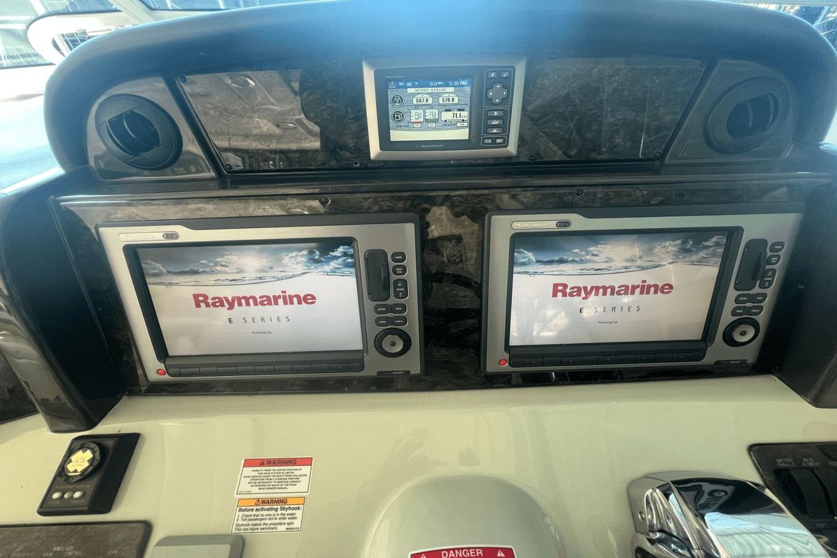 2011 Sea Ray 51 