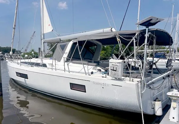 Betwixt Yacht Photos Pics 
