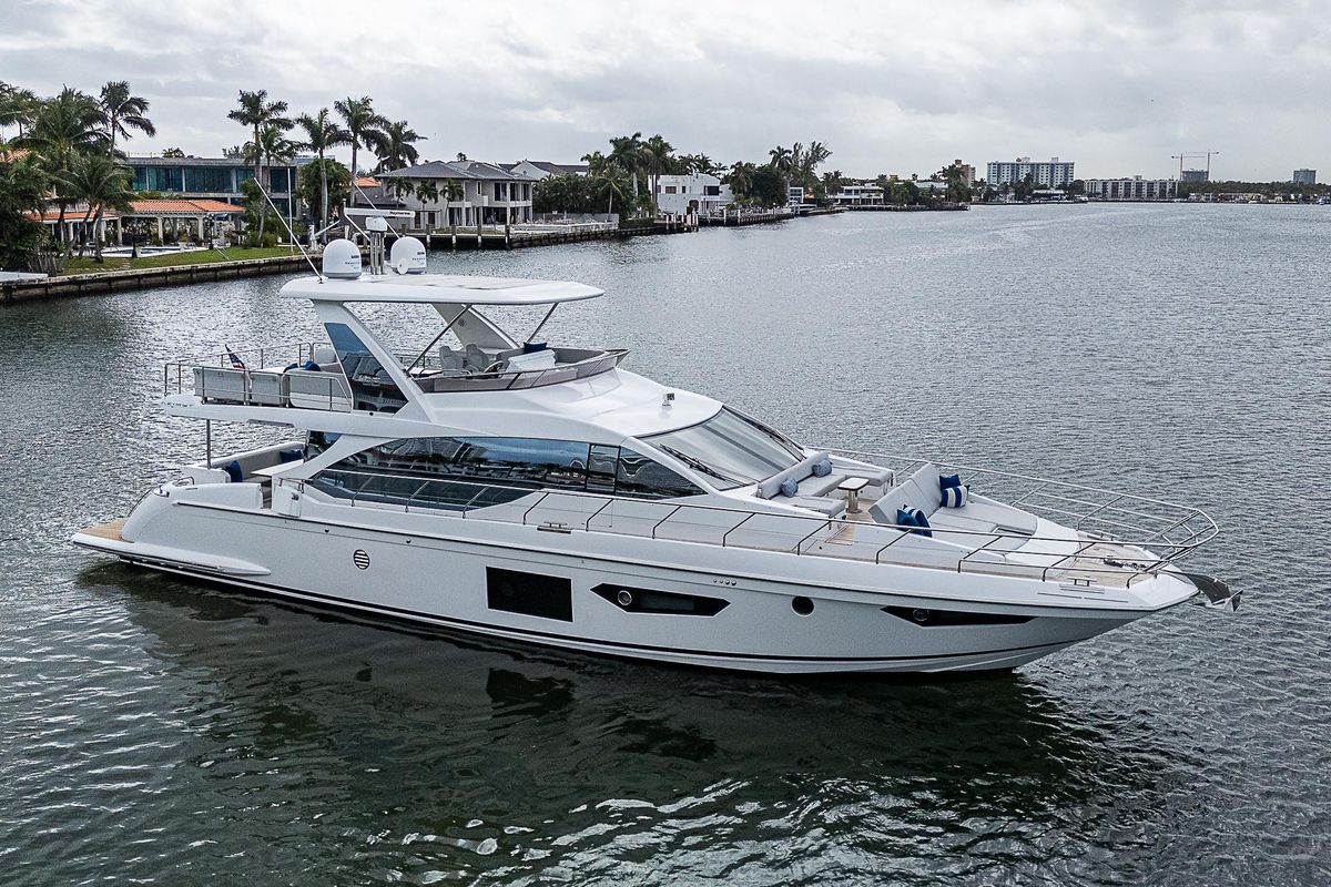2020 Azimut 66 