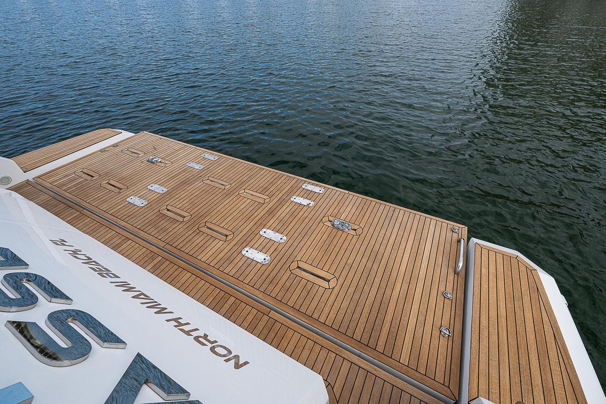2020 Azimut 66 