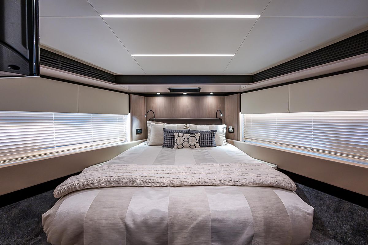 2020 Azimut 66 