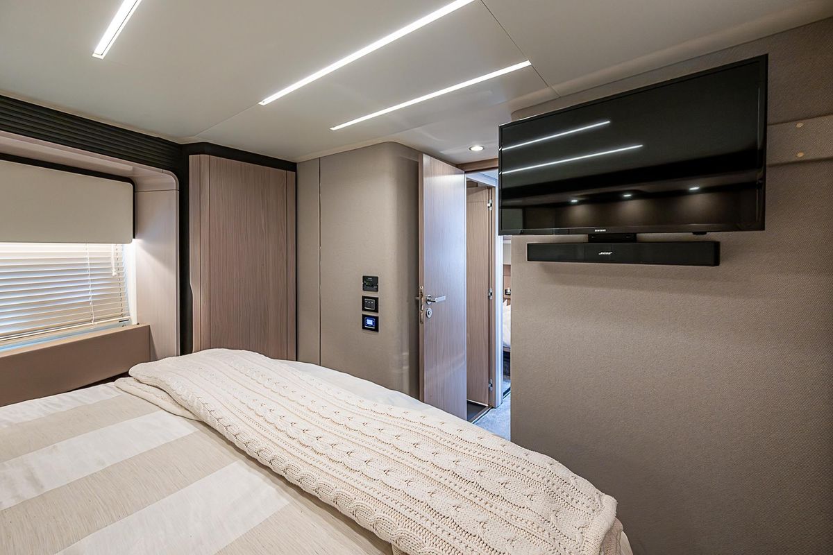 2020 Azimut 66 