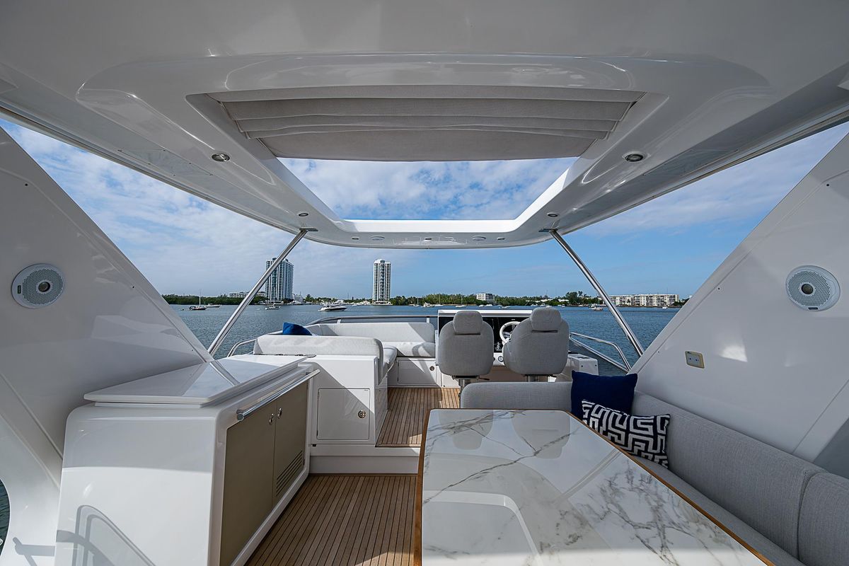 2020 Azimut 66 