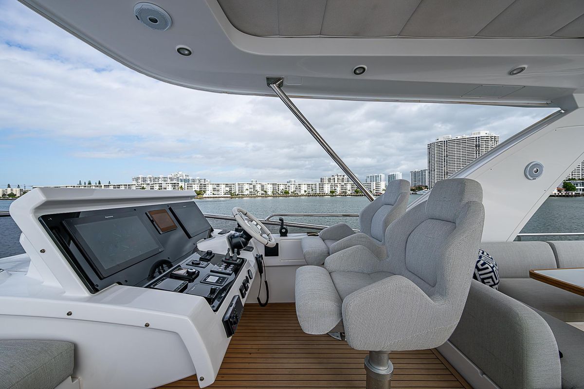 2020 Azimut 66 